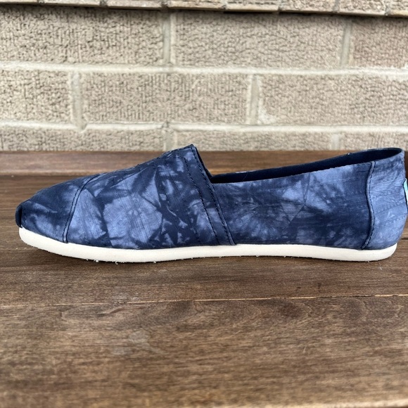 TOMS Alpargata Blue Tie-Dye Canvas Loafers Size 7.5 - Picture 7 of 10